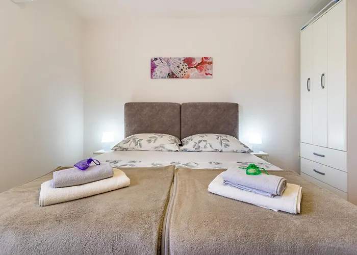 The Rozolina Room Cres