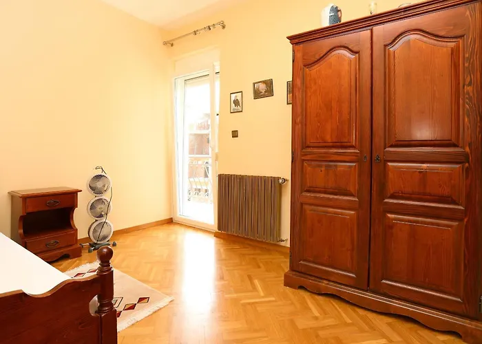 Apartments And Rooms By The Sea Podstrana, Split - 10301