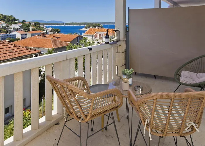 Juric 32 - Boutique Apartments Hvar Town