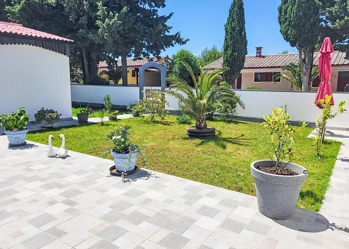 Holiday Home Matea By Interhome Nin