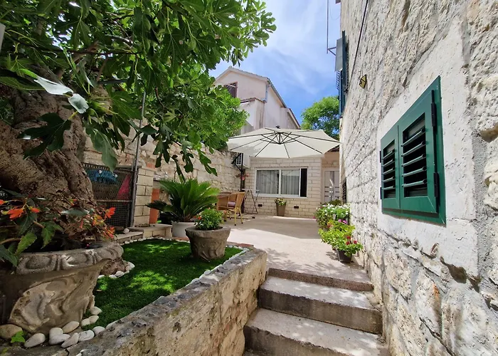 Apartment And Room Nona Stella Split