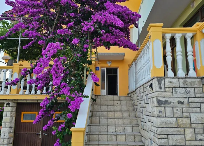 Rooms Neda Rab Town