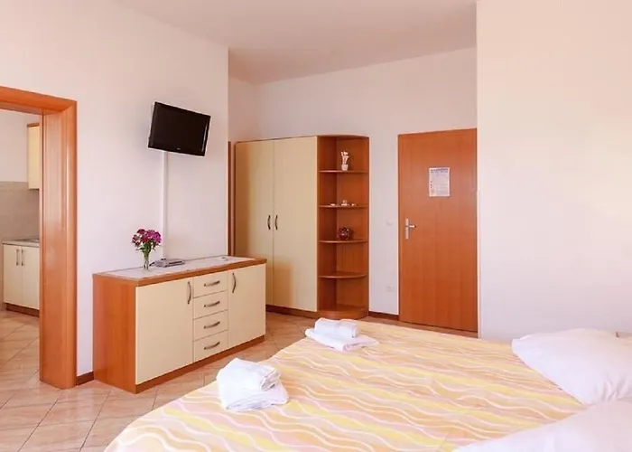 Apartments Davor Brela