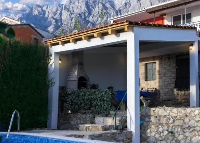 Villa Moreta Makarska met een Zwembad