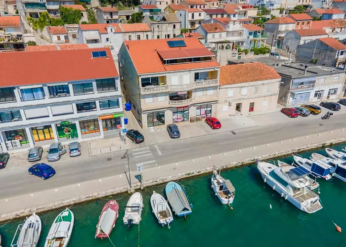 Apartments Dea Caeli Vela Luka