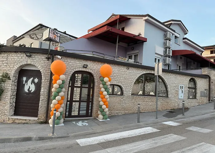 Aparthotel Viola Pjescana Uvala