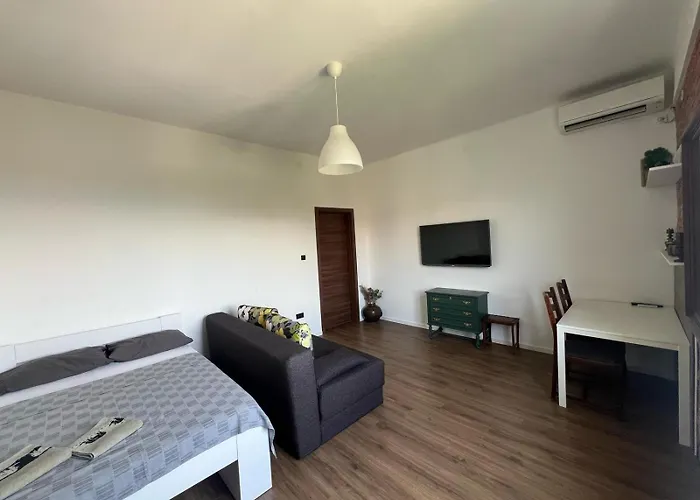 Balcony 4 Bedroom Apartment By Book-Rijeka
