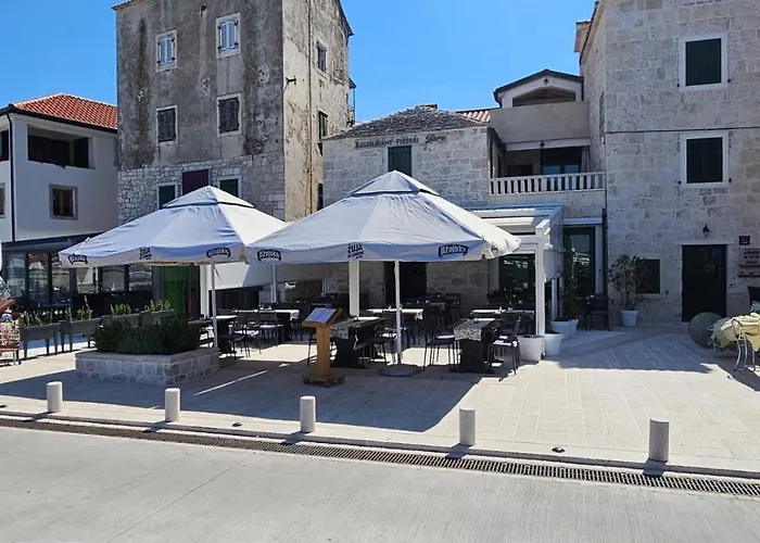 Hotel a Rogoznica (Sibenik-Knin)