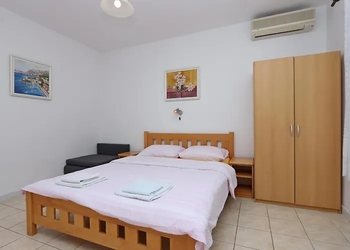 Apartments And Rooms With Parking Space Selce, Crikvenica - 2362