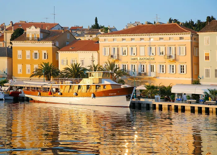 Hotel vicino all'aeroporto Aeroporto di Lussino Airport (LSZ), Mali Lošinj