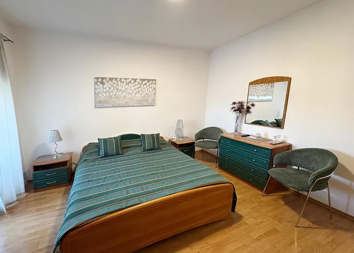 Rooms Mimi Krk Town