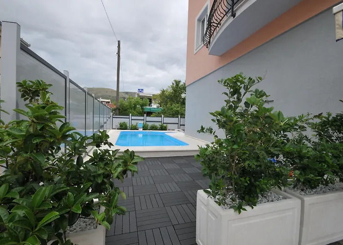 Apartments & Rooms Villa Maslina Trogir