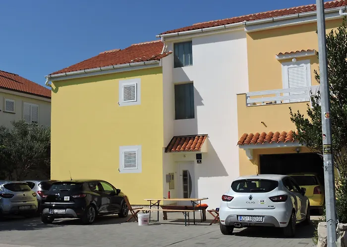 Apartments Ivanov Novalja