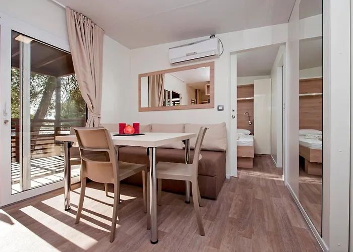 Haustierfreundliches Eurocamp Mobile Homes At Campsite Porton Nature Hideouts Rovinj
