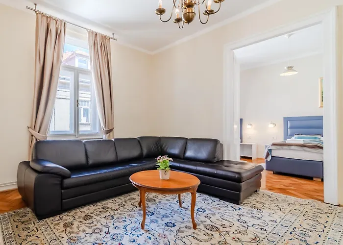 Apartments & Rooms Flowers Zagreb