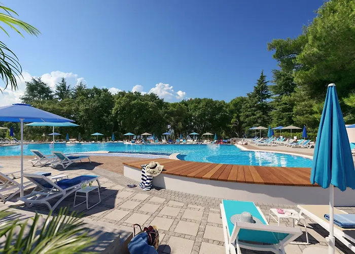 Porec hotels near Joakim Rakovac Memorial