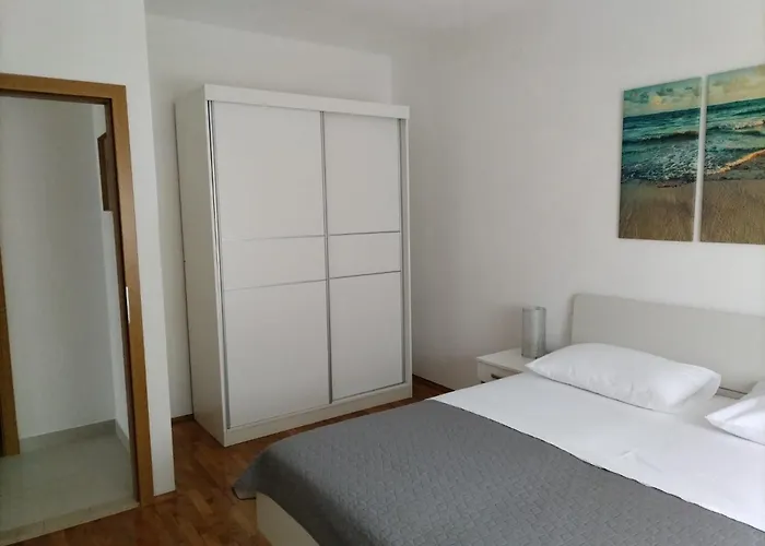 Apartments Podbarje Bol