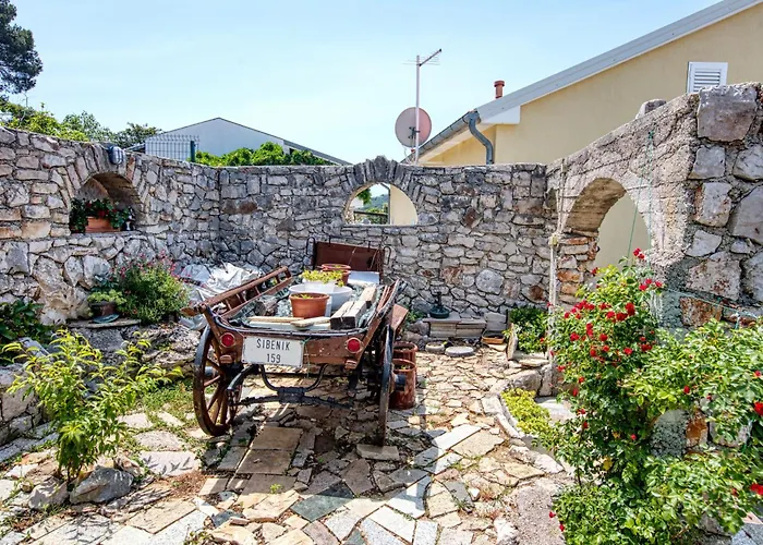 Apartments And Rooms By The Sea Tisno, Murter - 5128