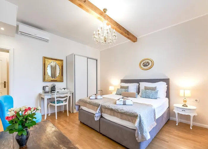 Le Monde - Vintage Accommodation Split