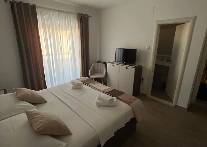 Apartments & Rooms Alagic Makarska