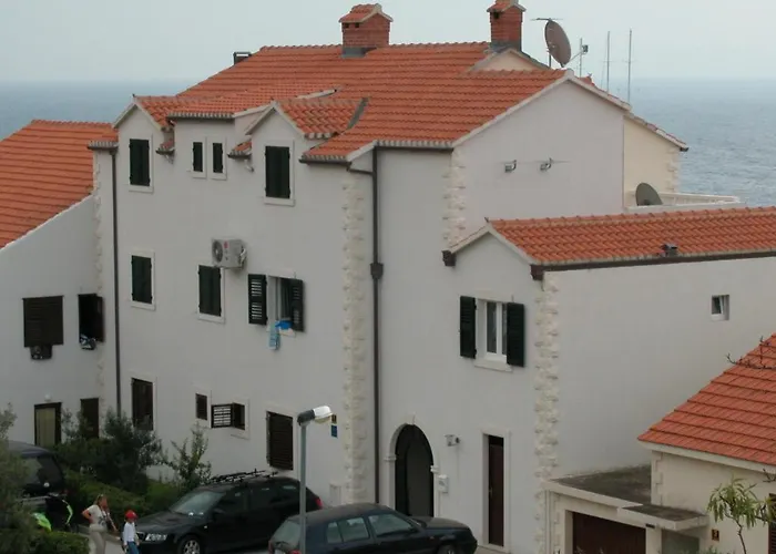 Apartments & Rooms Luna Bol