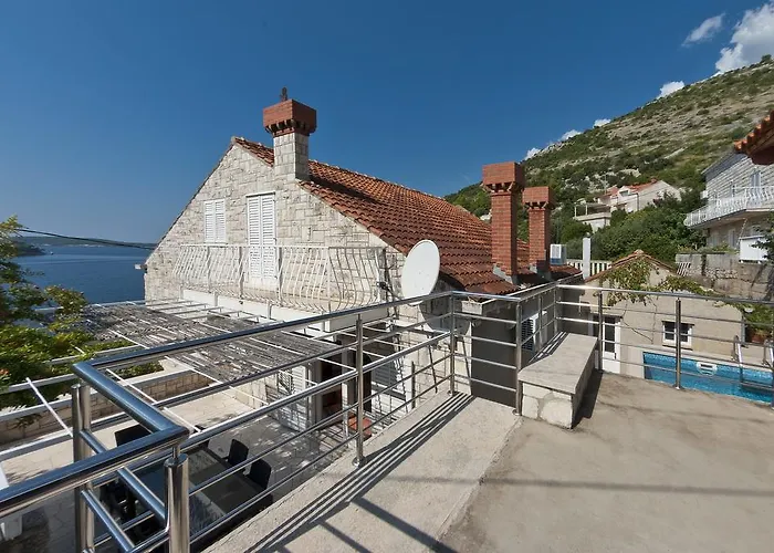 Holiday Home Ivanino Dubrovnik con Piscina