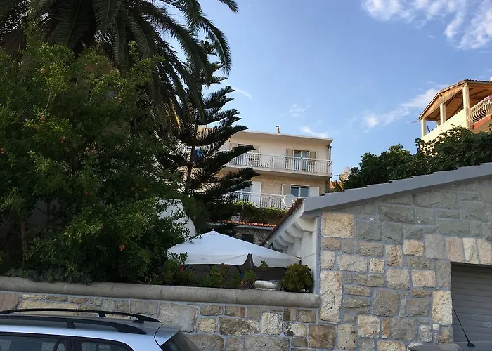 Apartments And Rooms Velada Hvar Town