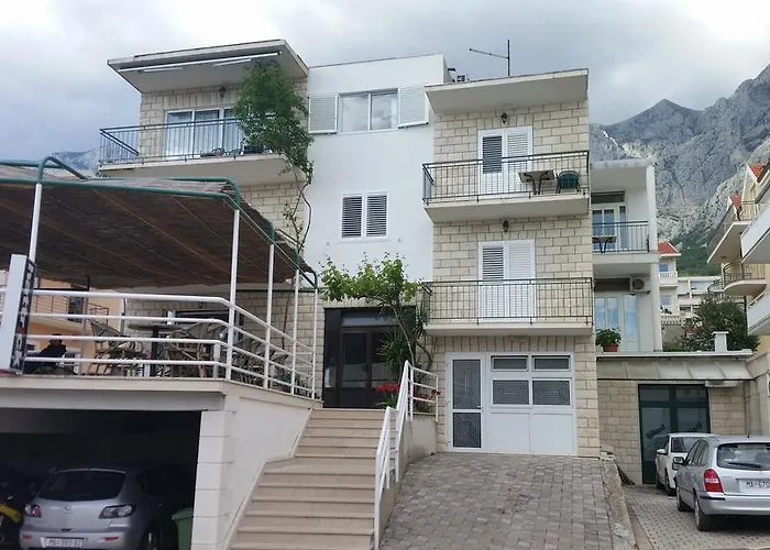 Apartments & Rooms Beus Makarska