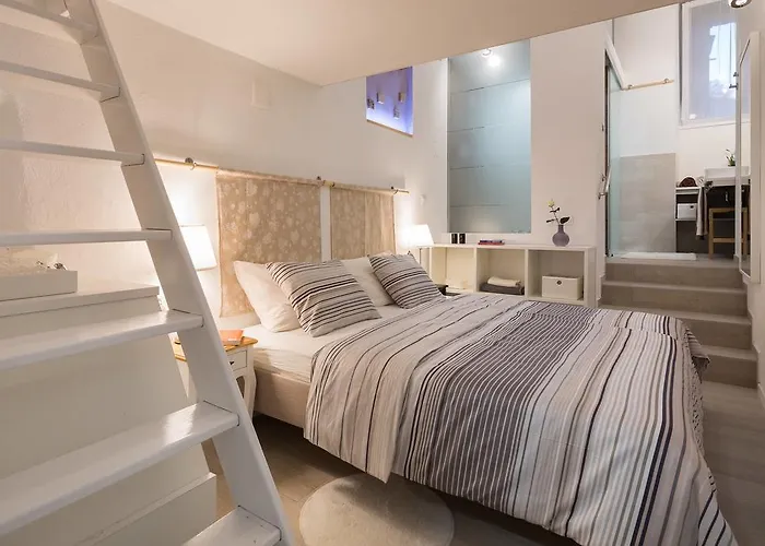 Rooms N&M Split