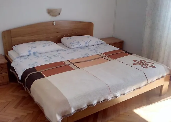 Guest House Silvia Rab Town