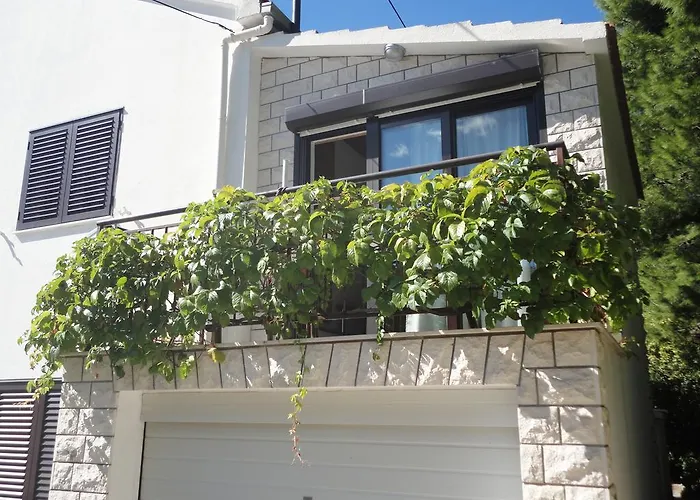 Guesthouse Apartment Bozica Bol