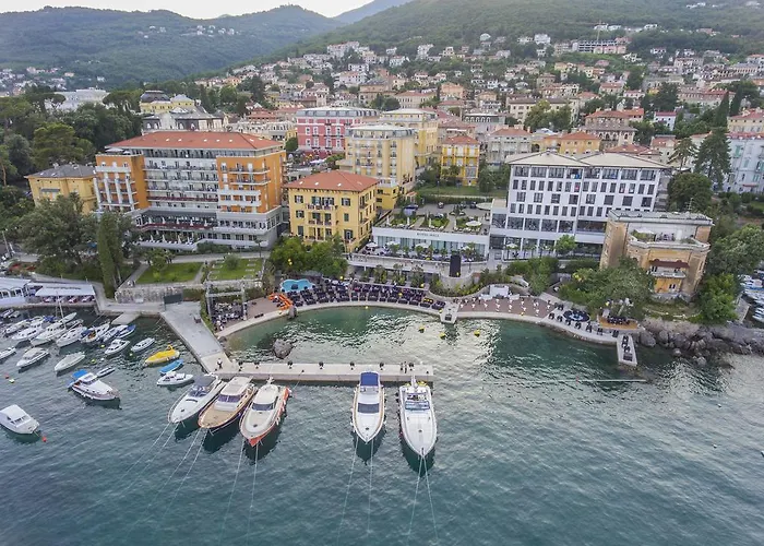 Hotel vicino a Statua della ragazza col gabbiano
