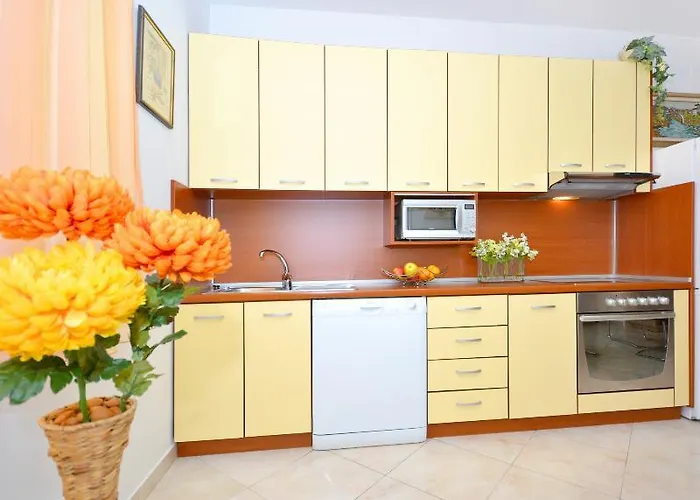 Apartments Elza Podstrana
