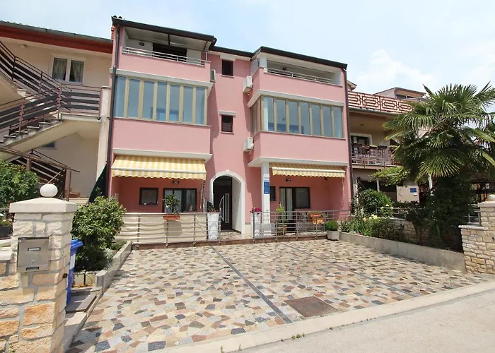 Room And Apartment Lea Rovinj