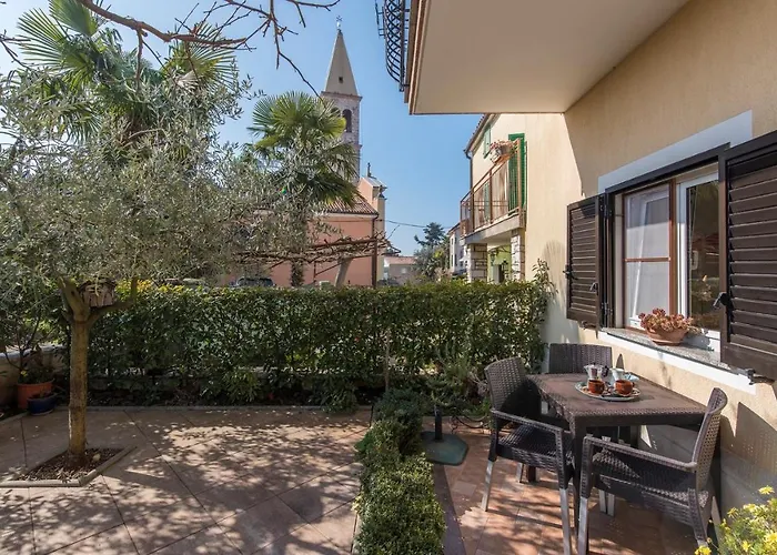 Apartment Complex Orzan Lovrecica