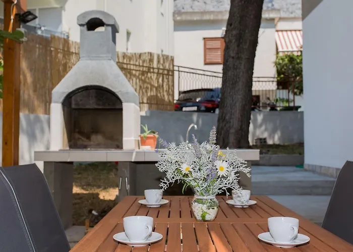 Apartments Pinery Makarska