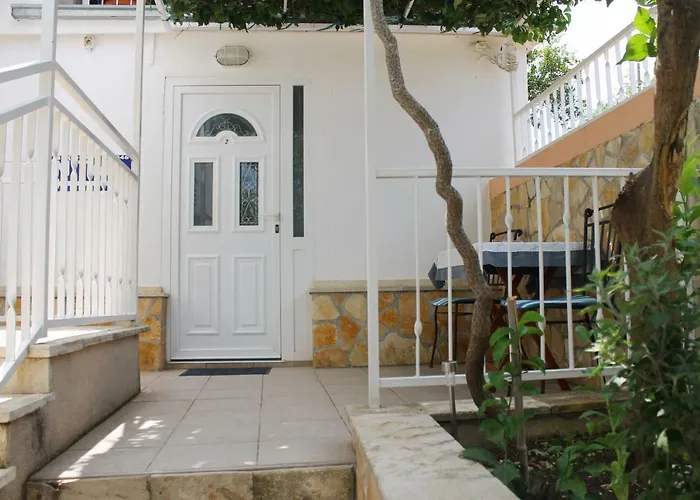 Mito Rooms And Apartments Trogir