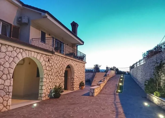 Hotel vicino a Kazališni park