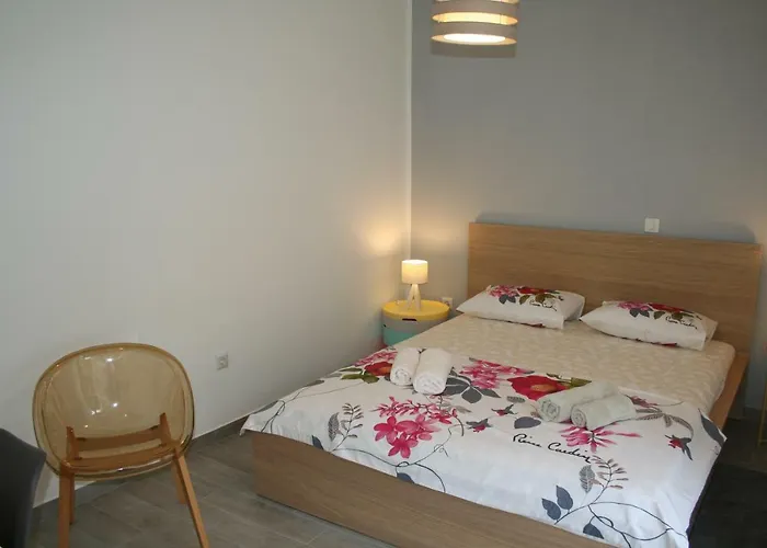 Room With Garden Split