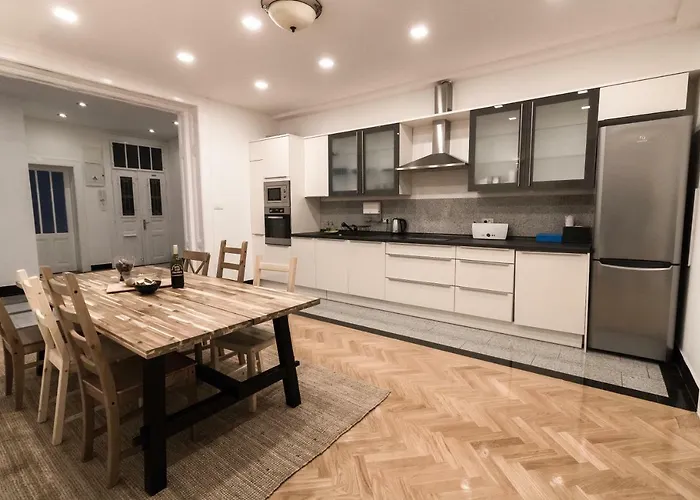 Hoteles cerca de Iglesia de San Marcos