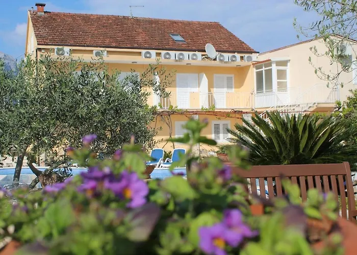 Spacious Bedroom For Two With Pool View - Pansion Hajduk Korcula